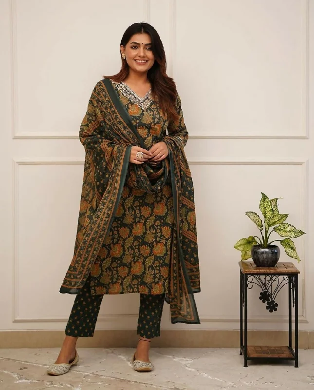 Indian Fashion Women's Floral Printed Viscose Rayon Green Kurta Pant And Dupatta Set Fashionable Jogger Pants Indian Fashion Women's Floral Printed Viscose Rayon Green Kurta Pant And Dupatta Set Fashionable Jogger Pants