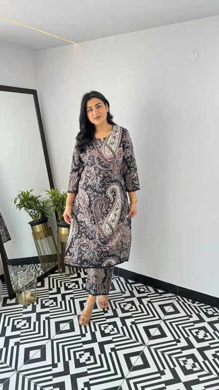 NOZ2TOZ Women's Viscose Floral Printed Straight Kurta Set With Pant - Black Elegant Silk Pants NOZ2TOZ Women's Viscose Floral Printed Straight Kurta Set With Pant - Black Elegant Silk Pants