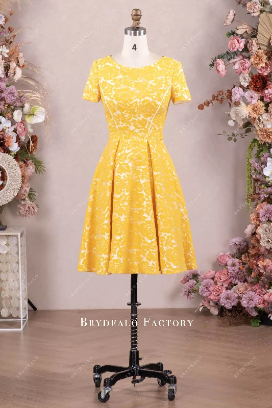 Yellow Lace Short Sleeve Semi-Formal Dress Crew Neckline Sporty
