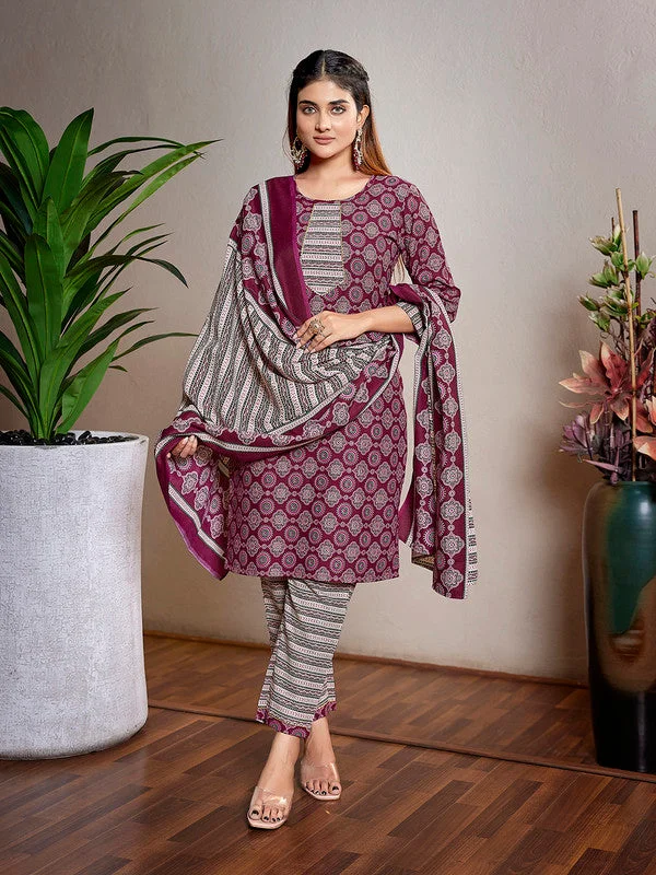 NOZ2TOZ Women's Cotton Blend Printed Straight Kurta Pant With Dupatta - Purple Lightweight Jogger Pants NOZ2TOZ Women's Cotton Blend Printed Straight Kurta Pant With Dupatta - Purple Lightweight Jogger Pants