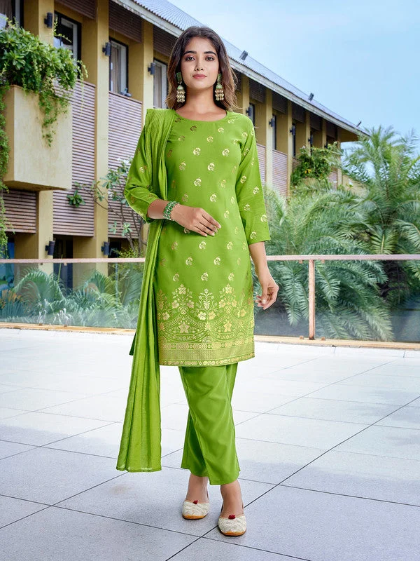 NOZ2TOZ Women's Crepe Foil Printed Straight Kurta Pant With Dupatta - Green Comfy Cargo Trousers NOZ2TOZ Women's Crepe Foil Printed Straight Kurta Pant With Dupatta - Green Comfy Cargo Trousers