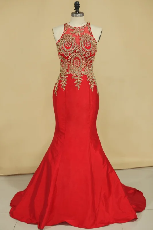 Scoop Mermaid Taffeta With Applique Prom Dresses