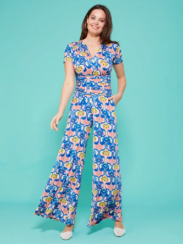 Onjenu Sharon Jumpsuit Retro Flower Jumpsuit with pockets, Practical, Comfortable, Casual Onjenu Sharon Jumpsuit Retro Flower Jumpsuit with pockets, Practical, Comfortable, Casual